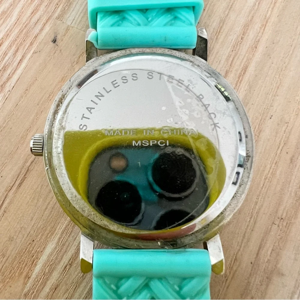 Unbranded ladies stainless steel silicone strap fashion watch NEW BATTERY